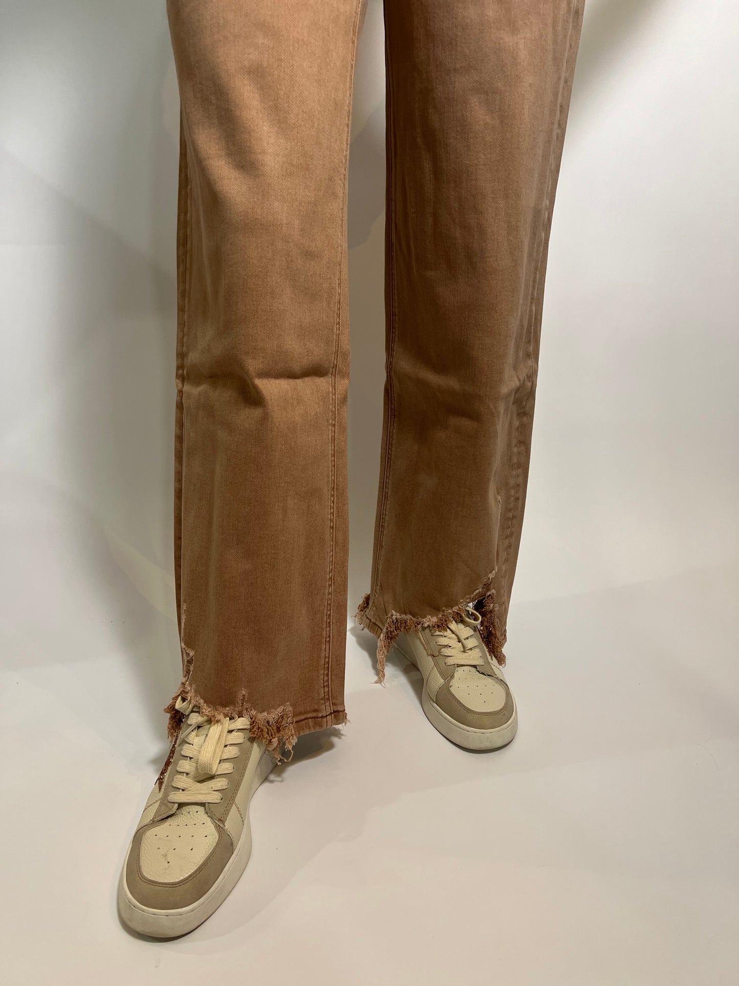 Anderson Straight Fit Jeans | Mocha Mousse